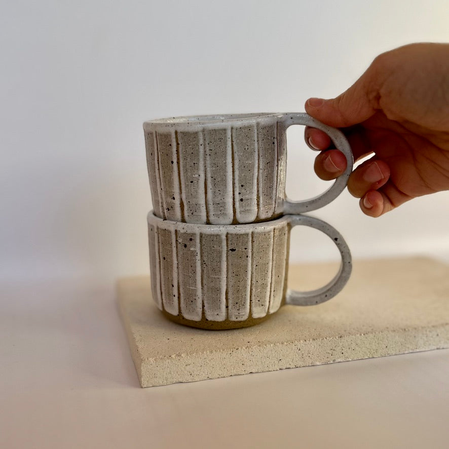 Mug ~ thin stripes | white