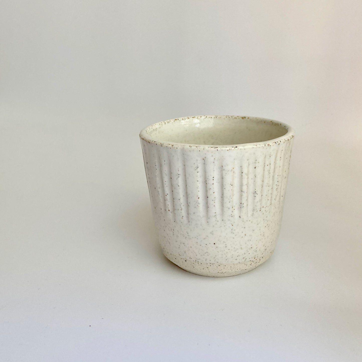 Tumbler ~ white speckle (top carved)