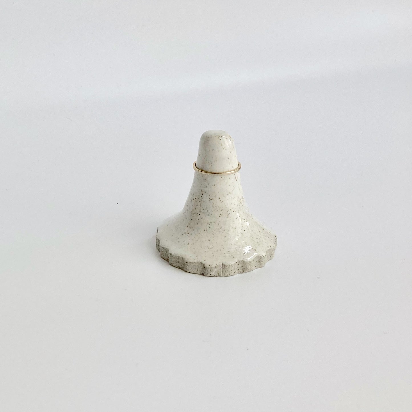 Ring holder ~ white