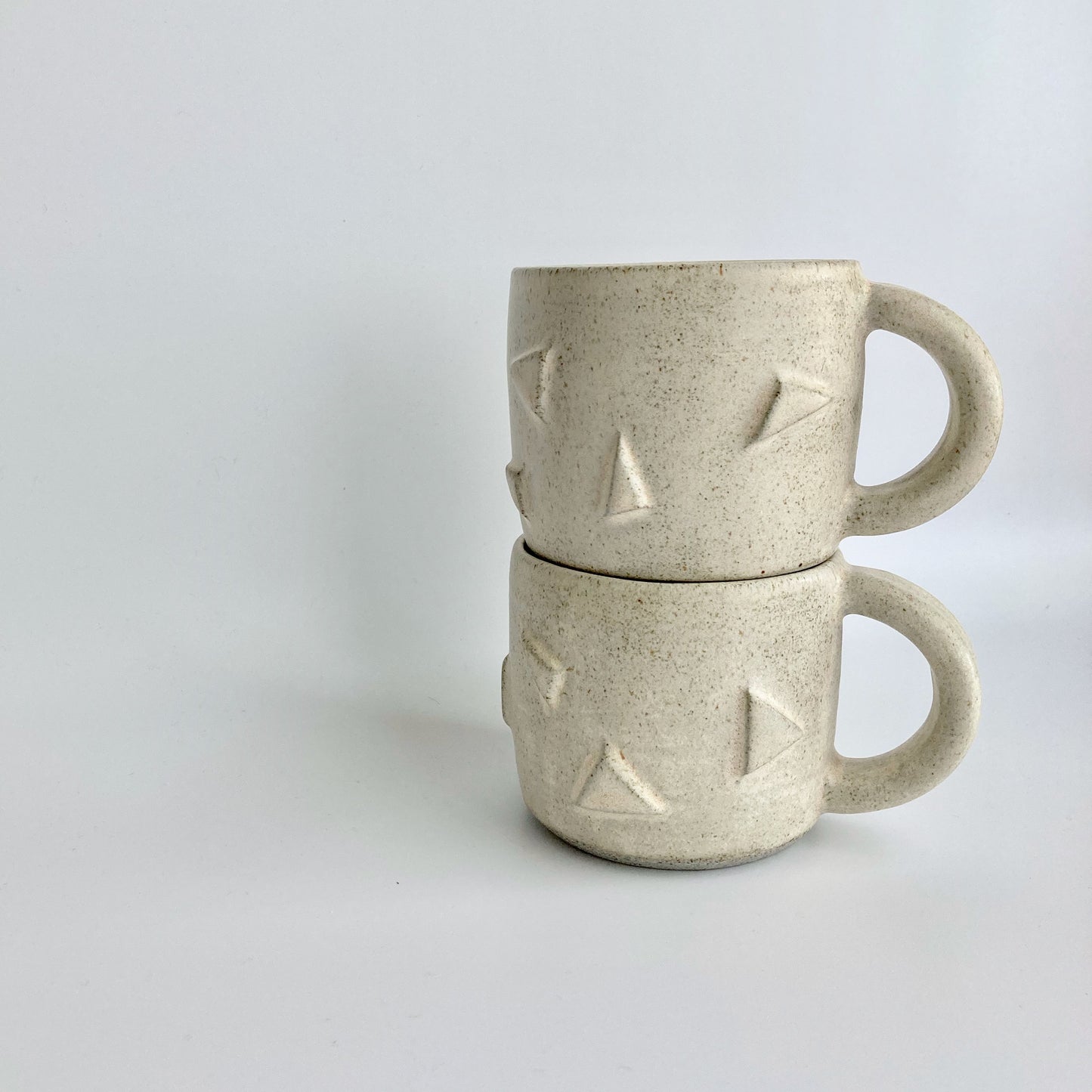 Mug (sml) ~ chunky triangle (oatmeal)